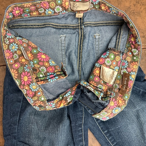 Paige Blue Women's Capri Jeans - Picture 3 of 8